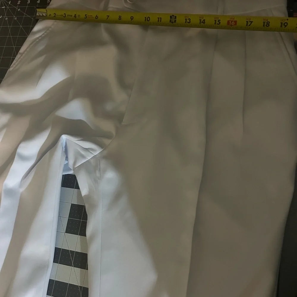 Sophisticated White Blazer with Black Patterned Accents